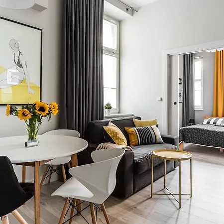 Sanhaus - Chopina 13 - W Centrum, 5 Minut Od Plazy I Deptaka